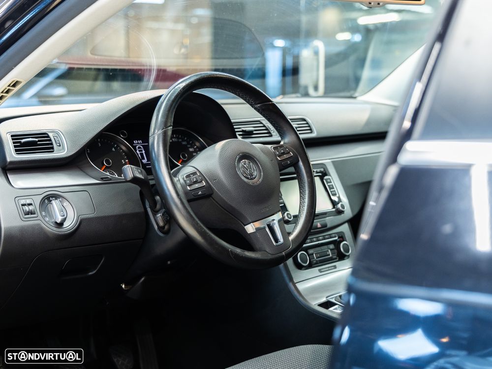 VW Passat 1.6 TDI Confortline BM - 10