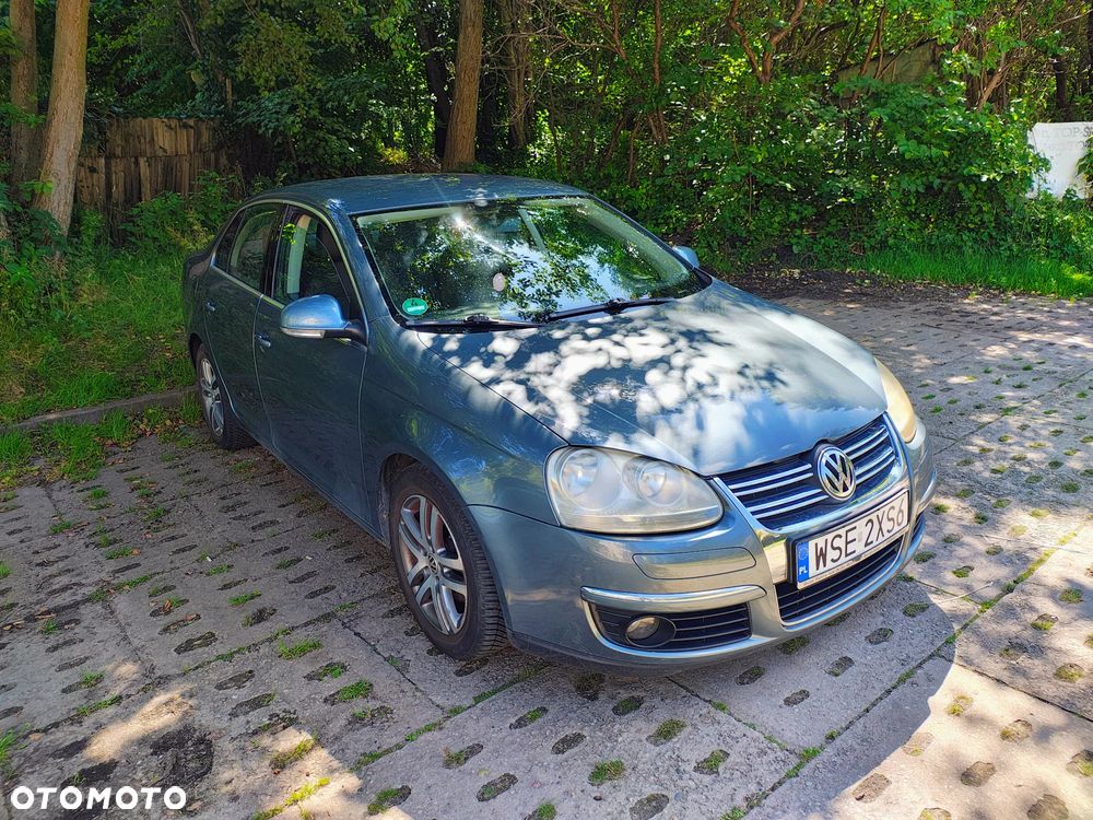 Volkswagen Jetta 2.0 FSI Comfortline - 1