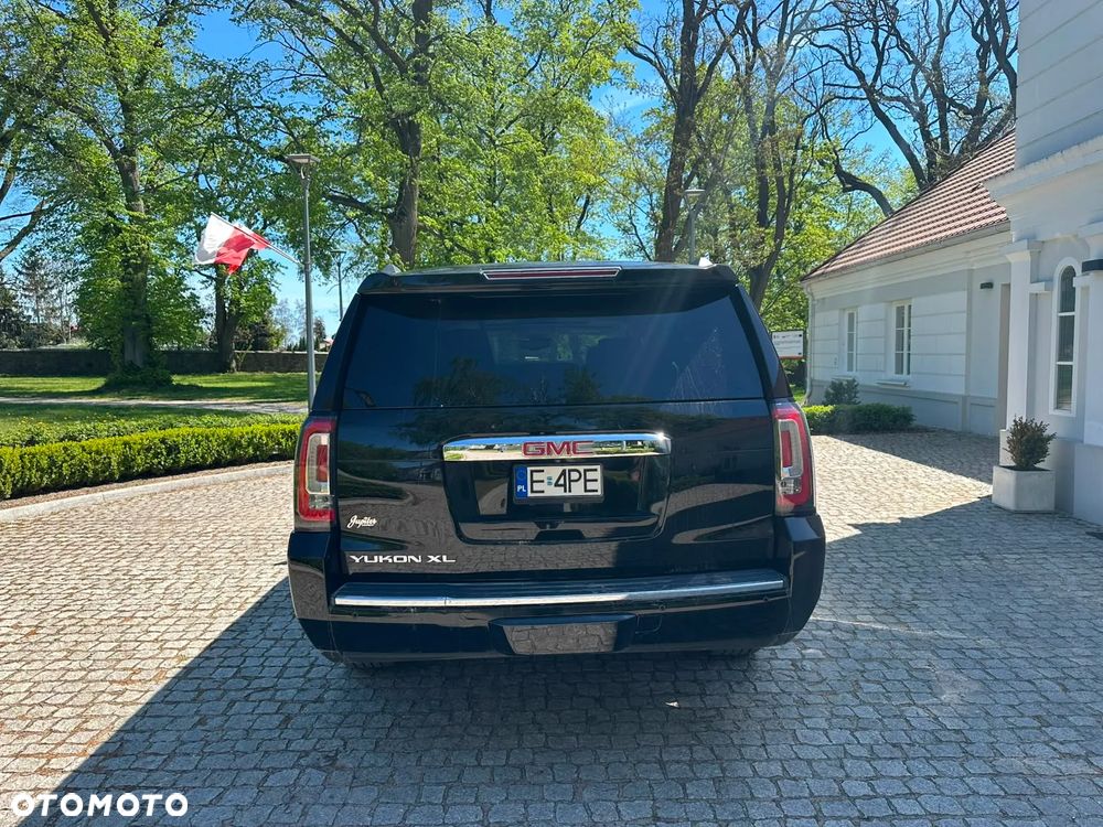 GMC Yukon Denali 6.2 XL - 2
