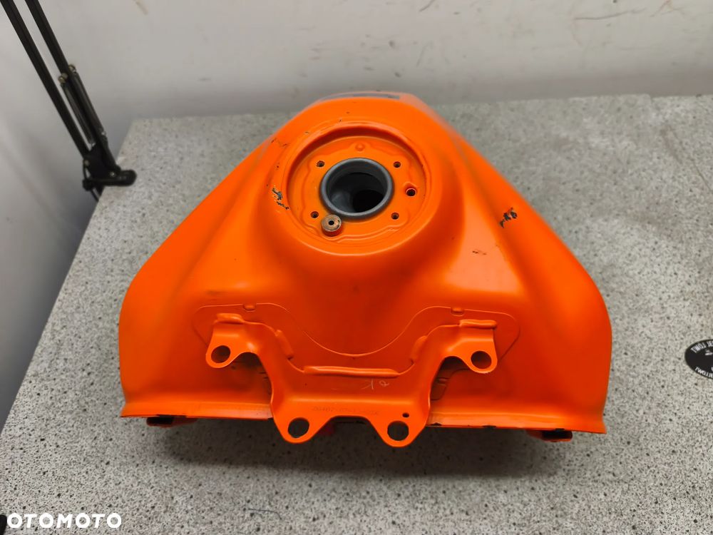 Bak, zbiornik paliwa KTM 390 Duke 24- - 4