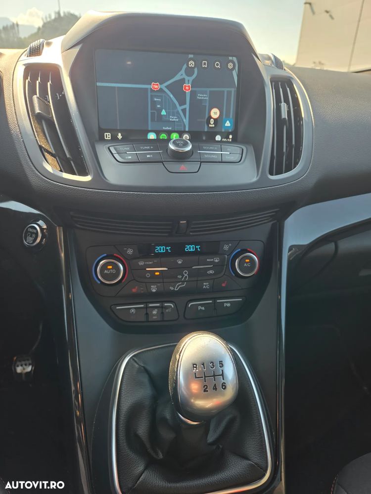 Ford Kuga 1.5 EcoBoost 2x4 ST-Line - 19