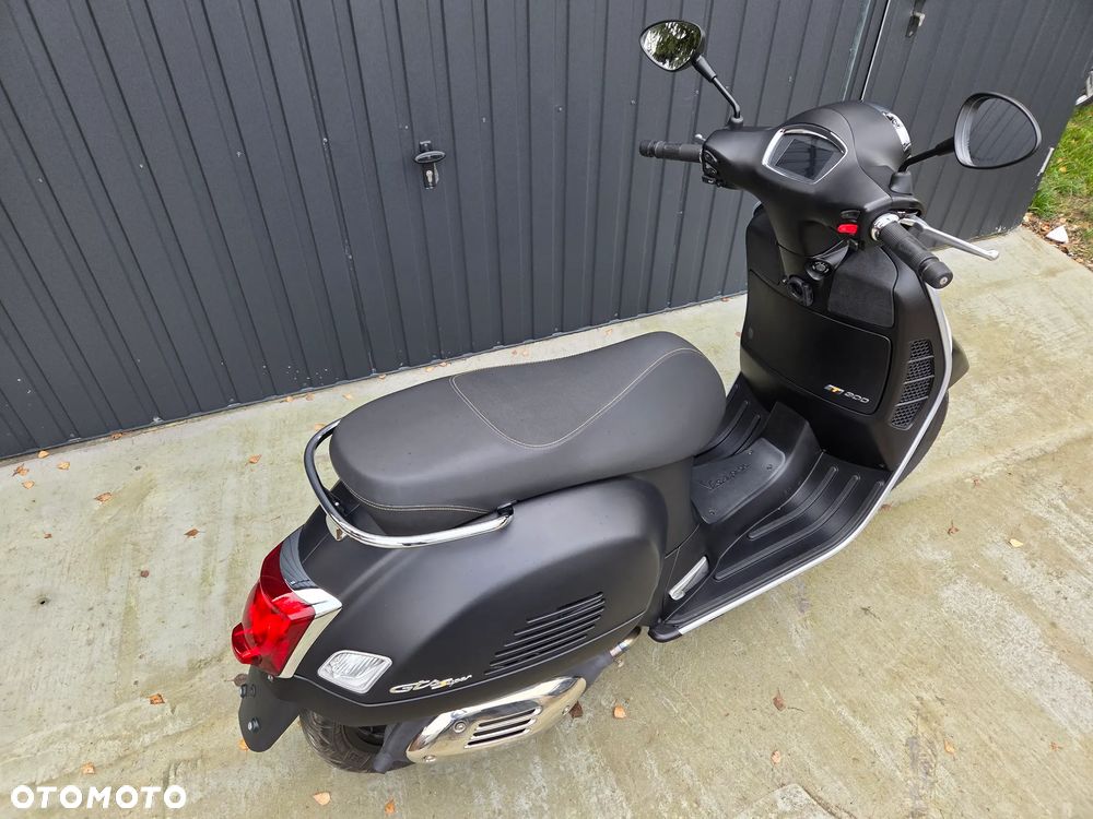 Vespa GTS - 10