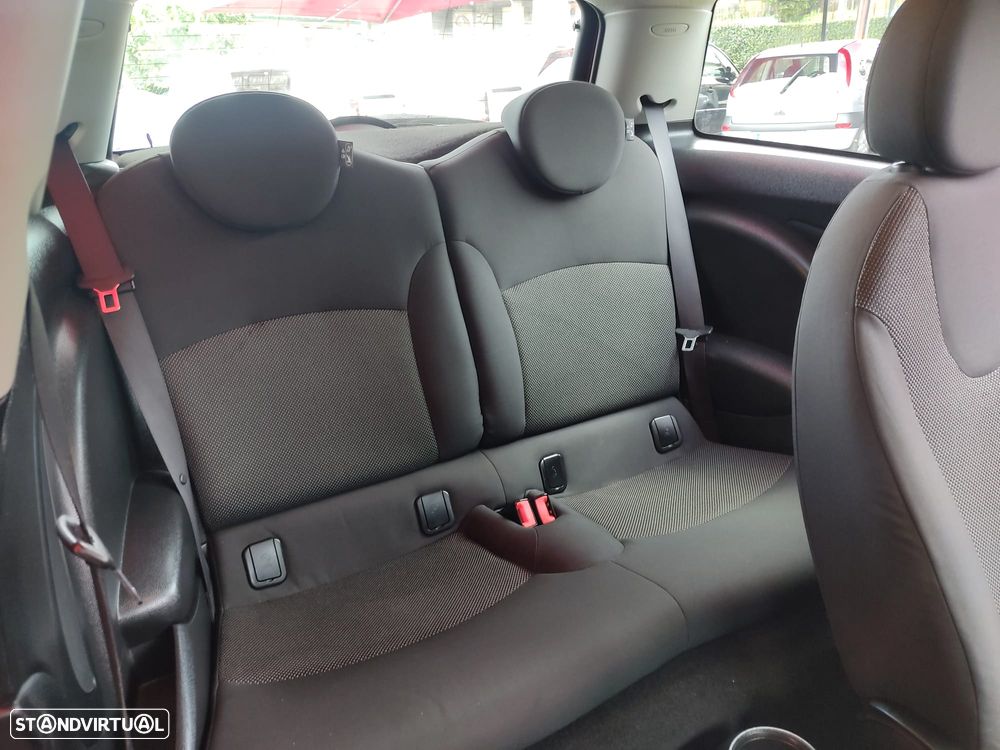 MINI 3 Portas Cooper D - 14