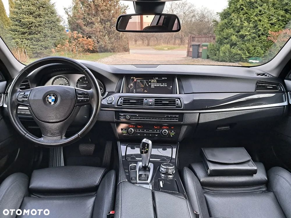 BMW Seria 5 525d xDrive Sport-Aut Modern Line - 17