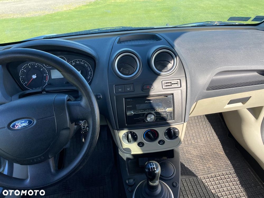 Ford Fiesta 1.6 Ghia - 7