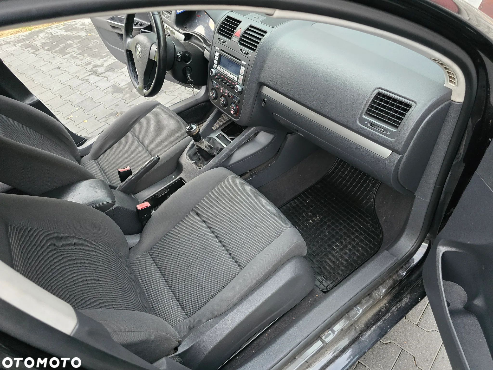 Volkswagen Golf V 2.0 TDI Comfortline - 11