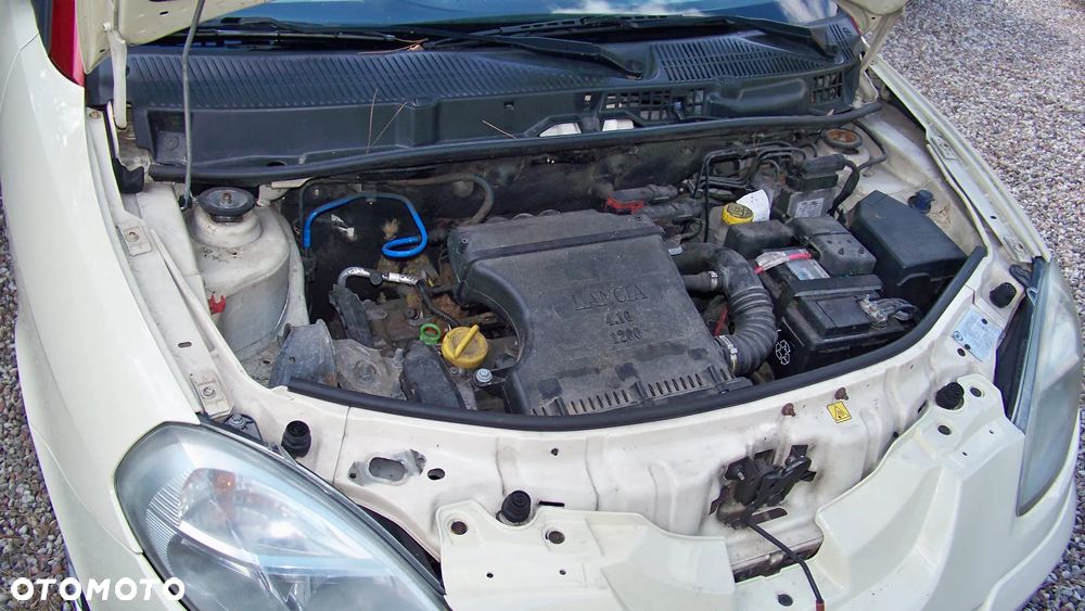 Lancia Ypsilon 1.2 16v Class - 22