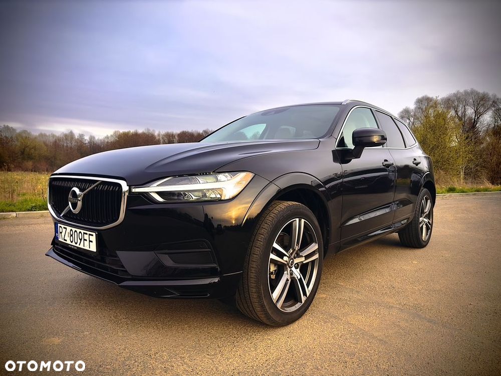 Volvo XC 60 T5 Momentum Pro - 1