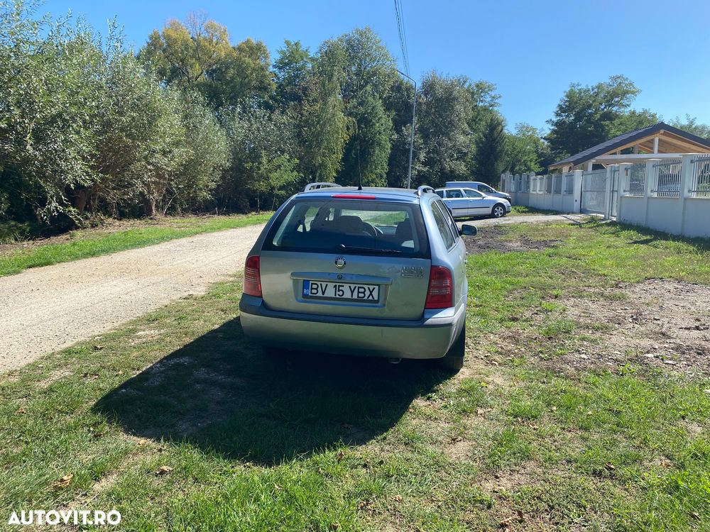 Skoda Octavia Combi 1.6 Ambiente - 6