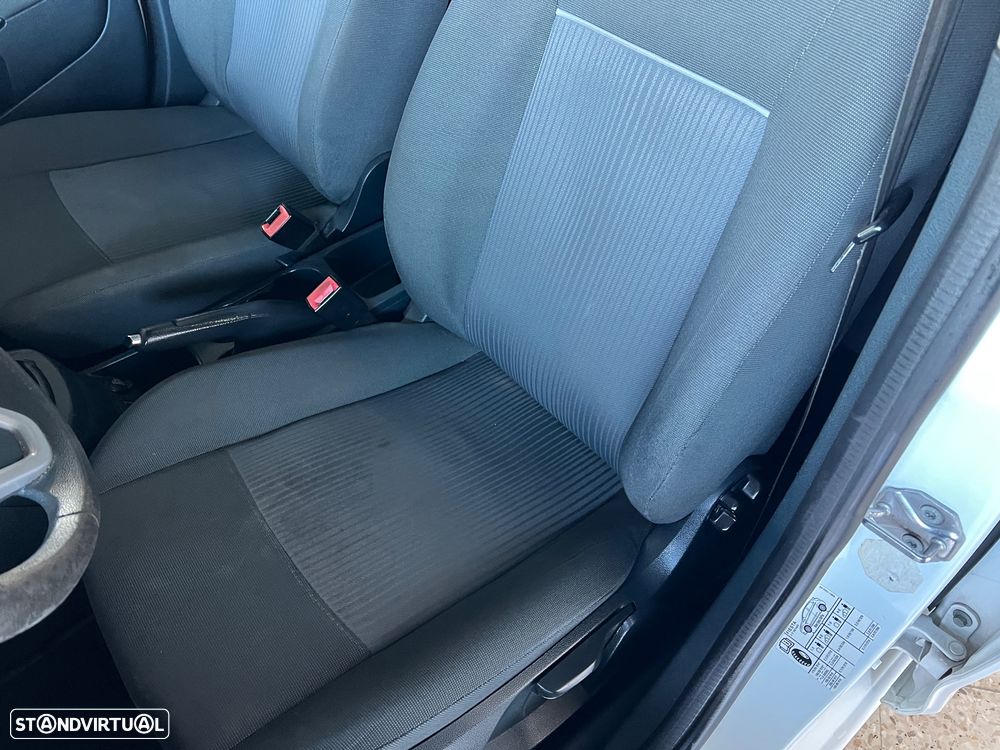 Ford Fiesta 1.4 TDCI Champions Edition - 25