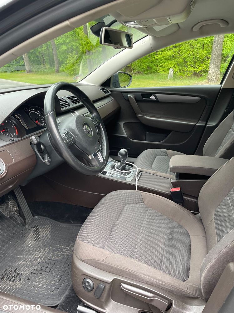 Volkswagen Passat 2.0 TDI Comfortline DSG - 18