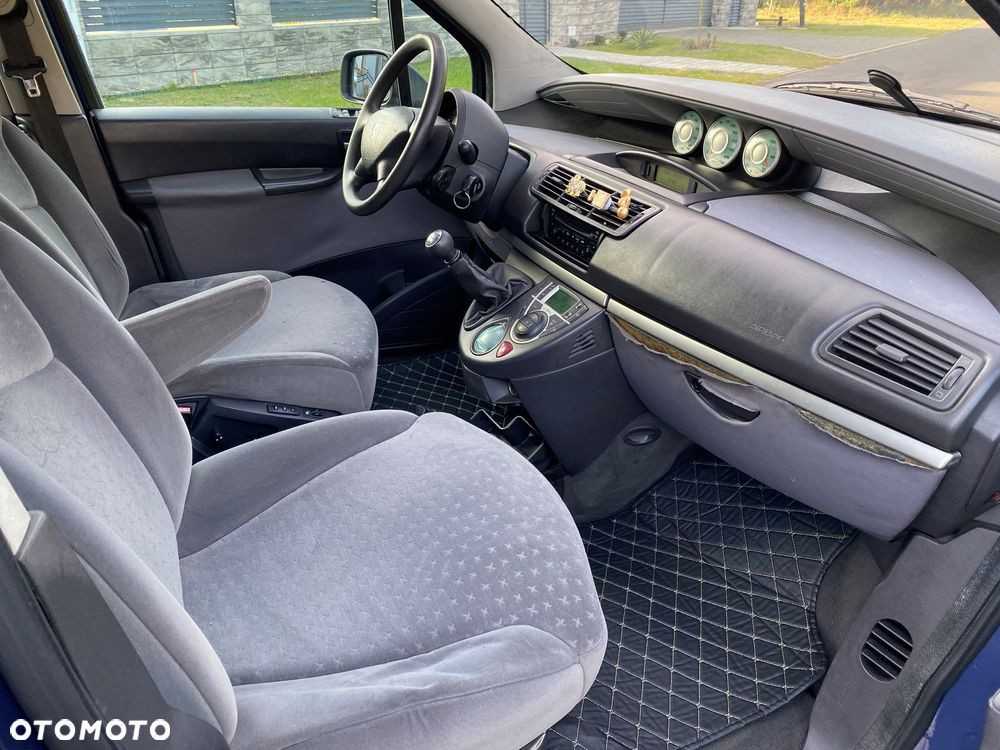 Peugeot 807 2.2 ST - 6