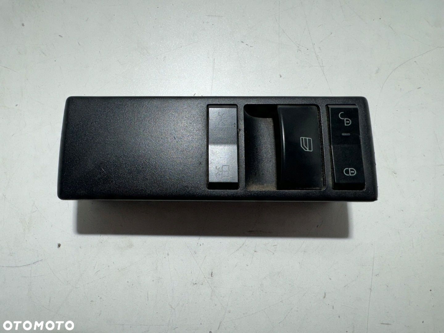 PRZEŁĄCZNIK PANEL SZYBY PRAWEJ MERCEDES ACTROS MP 4 A9605450913 - 1