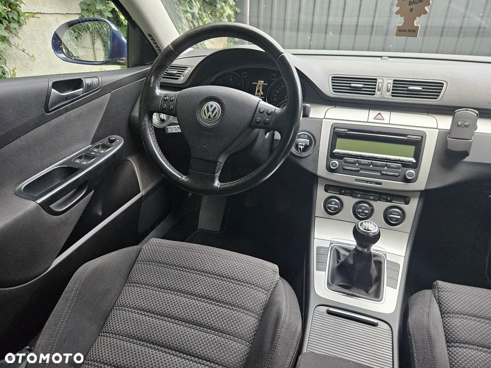 Volkswagen Passat Variant 2.0 TDI DPF Sportline - 12