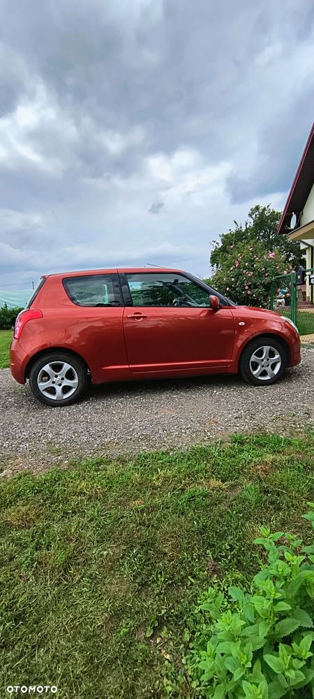 Suzuki Swift 1.3 Sakura - 6