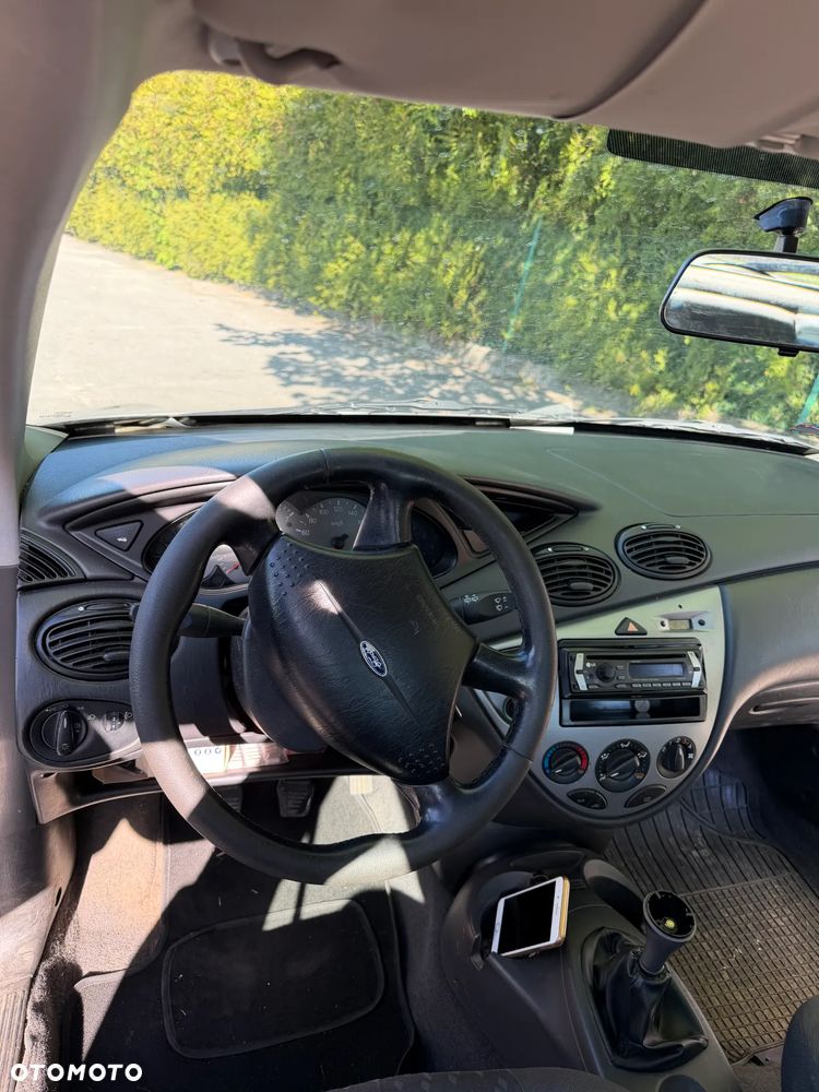 Ford Focus 1.6 Ambiente - 8