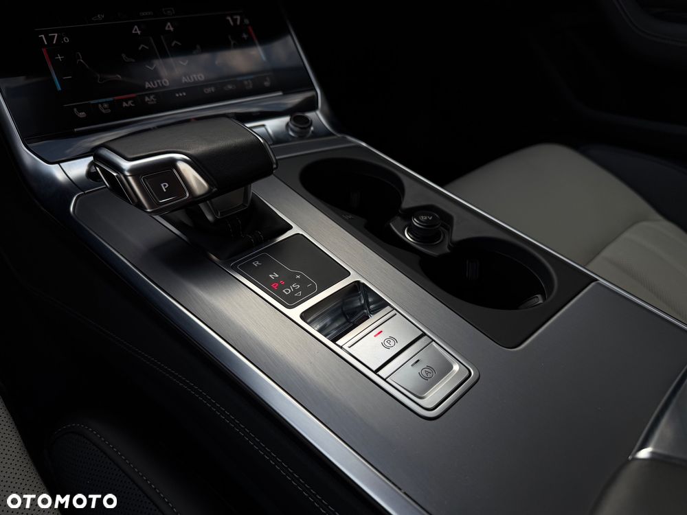 Audi A6 Avant 55 TFSI e quattro S tronic S line - 38