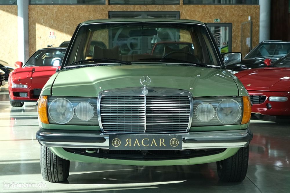 Mercedes-Benz 220 - 2