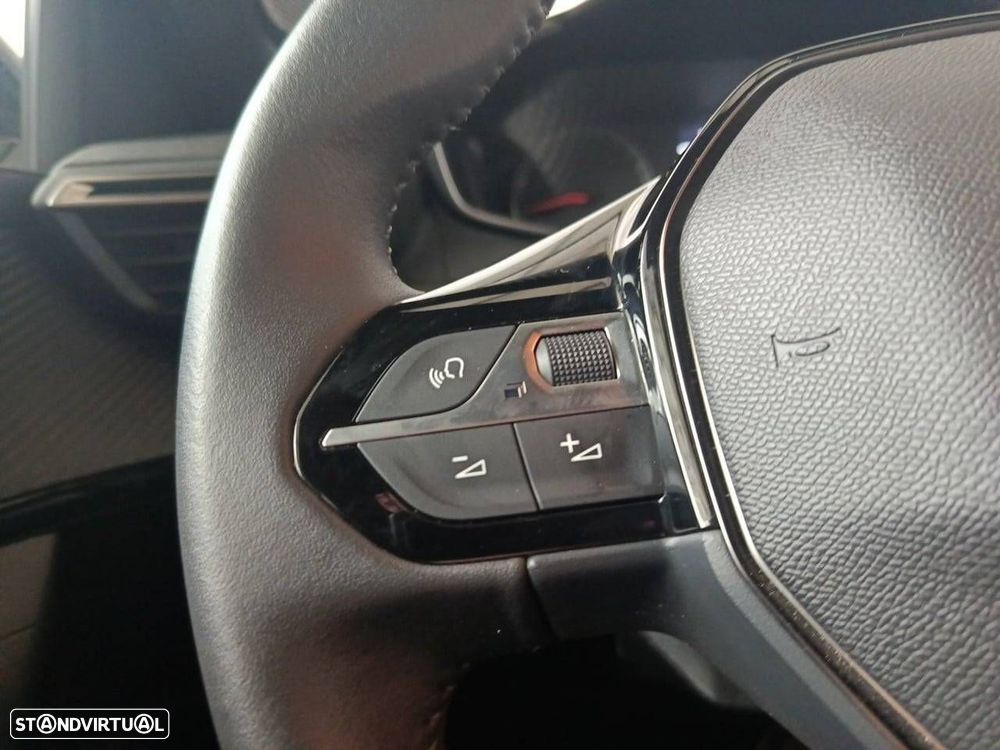 Peugeot 2008 1.2 PureTech Style - 16