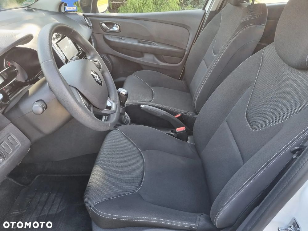 Renault Clio 1.2 16V 75 Life - 23