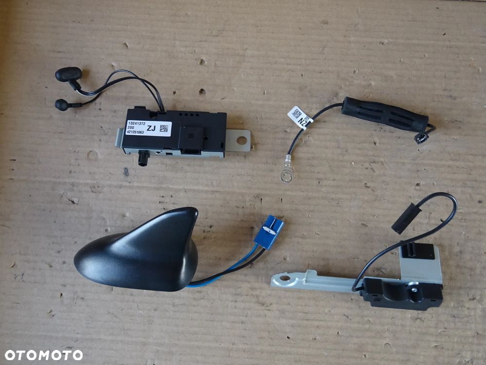 OPEL INSIGNIA ASTRA J ZAFIRA C MOKKA MODUŁ WZMACNIACZ ANTENOWY SYGNAŁU ANTENY GPS - 22