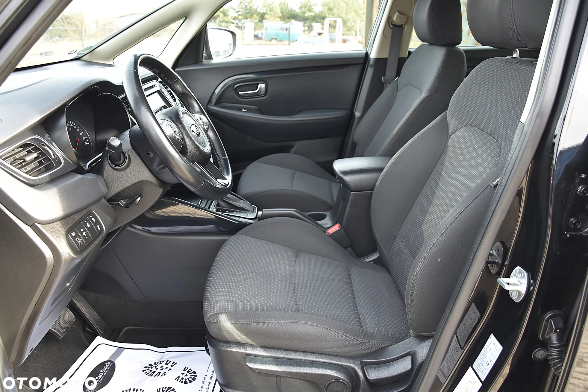 Kia Carens 1.7 CRDi Business Line 7os 7DCT - 11