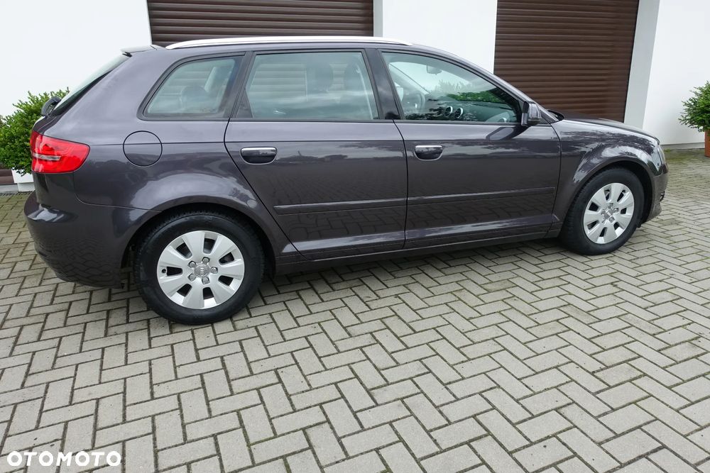 Audi A3 Sportback 1.6 TDI DPF Ambition - 12