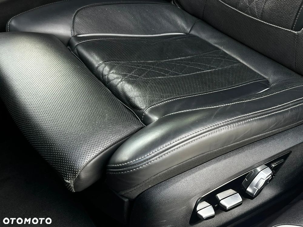 BMW Seria 7 730d xDrive - 29