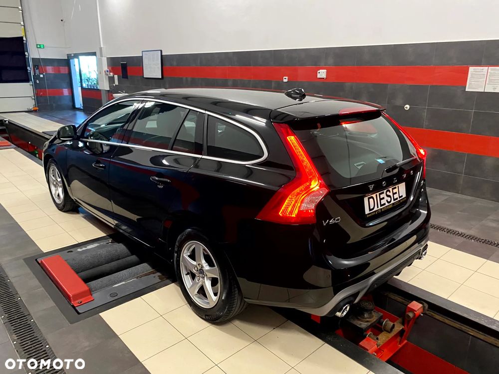 Volvo V60 D3 R-Design - 7