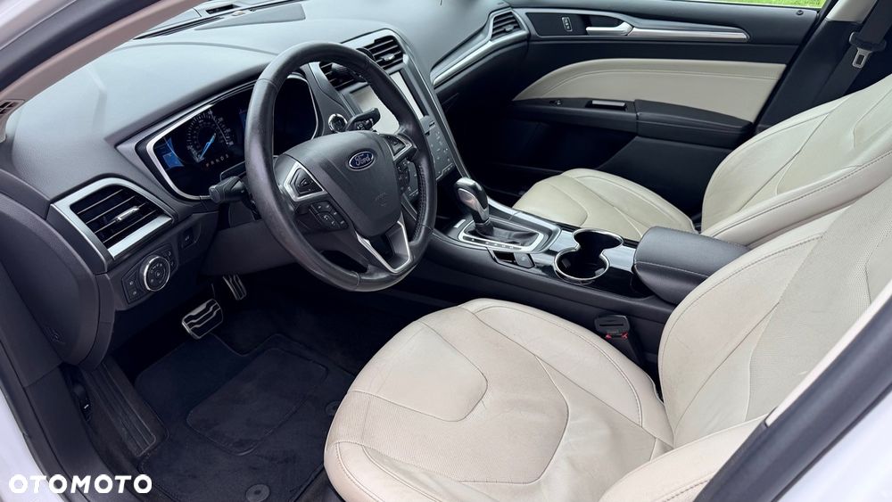 Ford Fusion 2.0 EcoBoost Titanium - 10