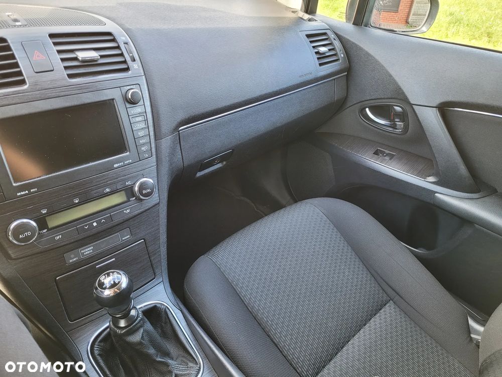 Toyota Avensis - 7