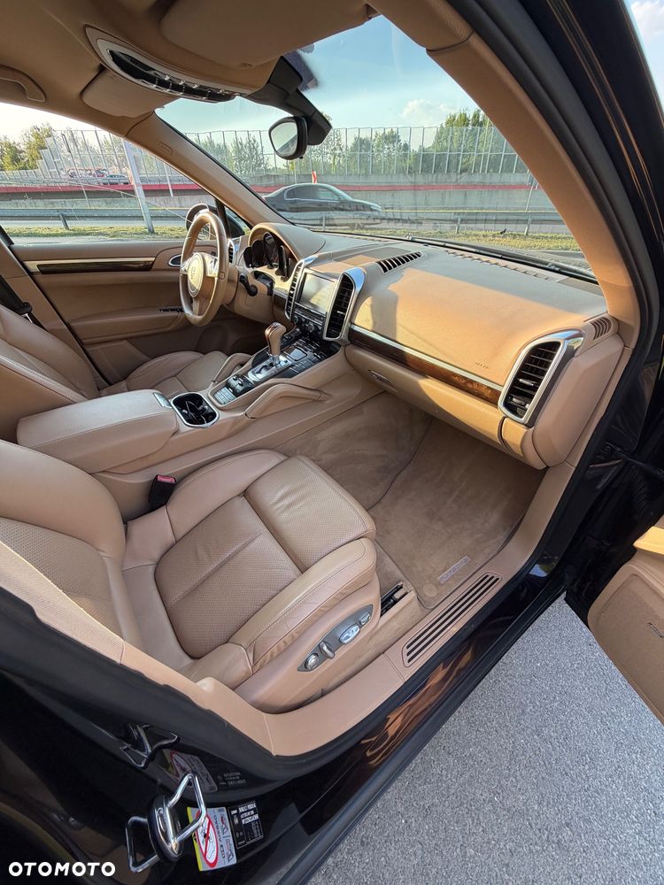 Porsche Cayenne - 10