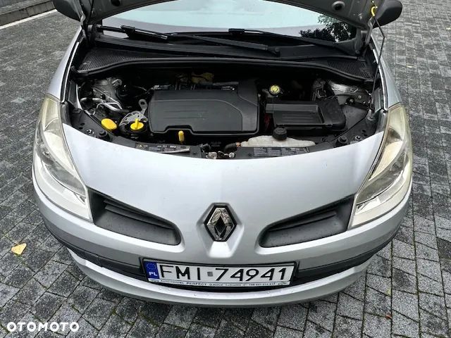 Renault Clio 1.2 16V Authentique - 12