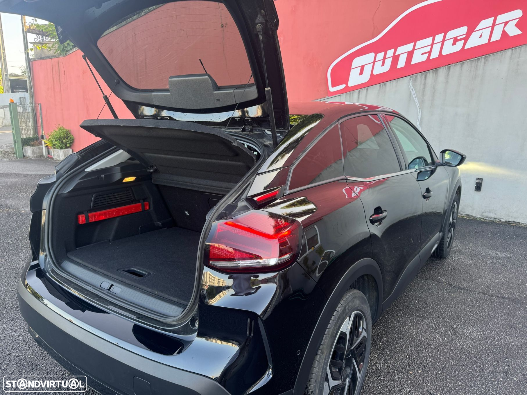 Citroën C4 1.2 PureTech Shine EAT8 - 4