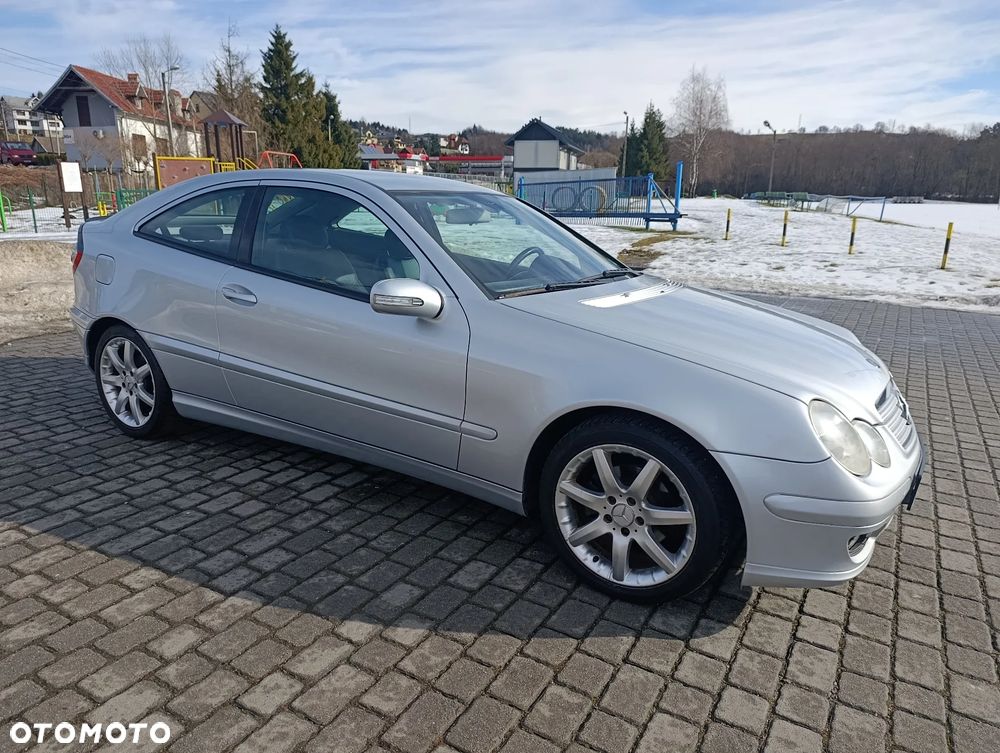 Mercedes-Benz Klasa C 200 Kompressor Sportcoupe - 6
