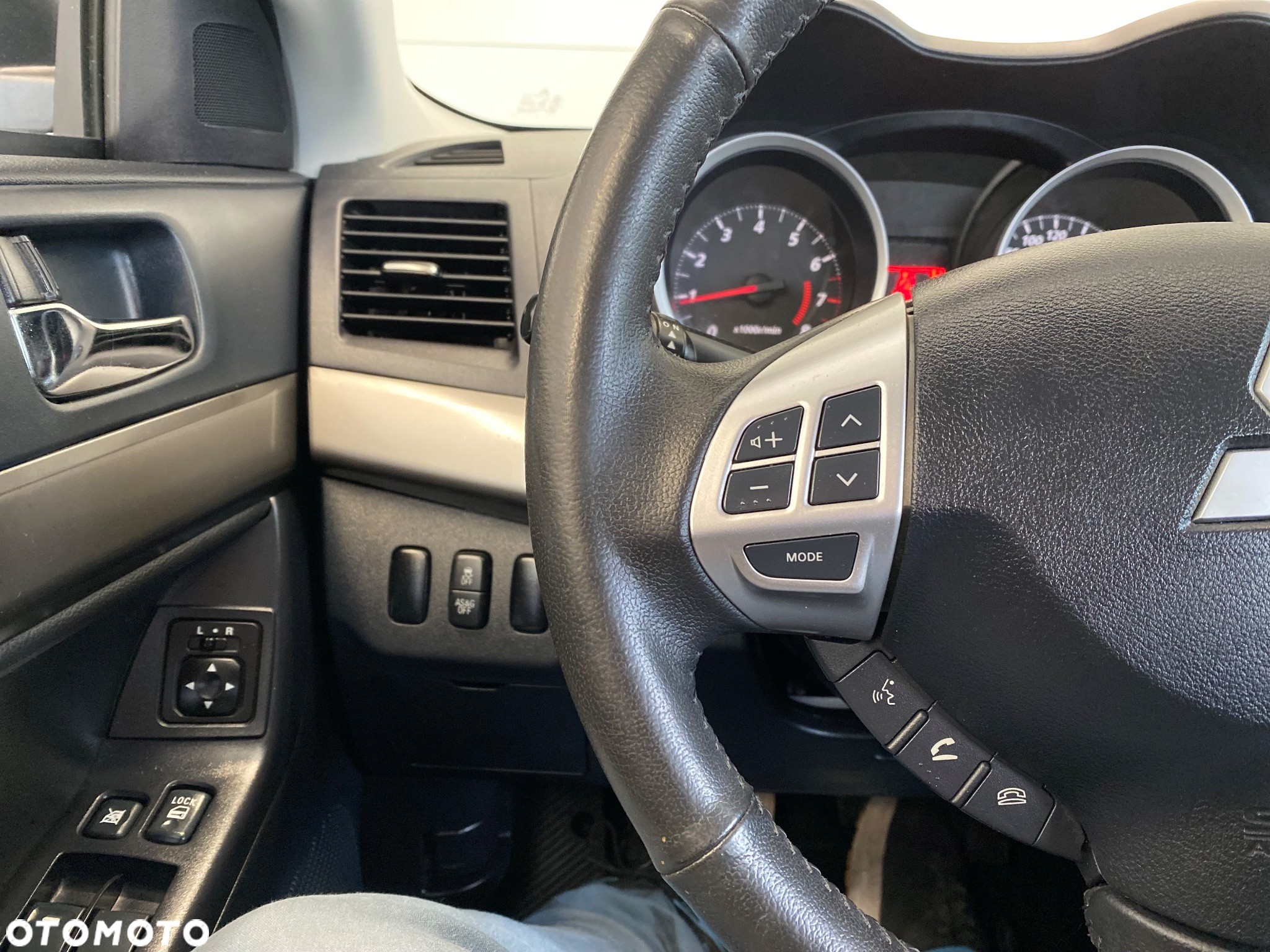 Mitsubishi Lancer 1.6 Invite - 18