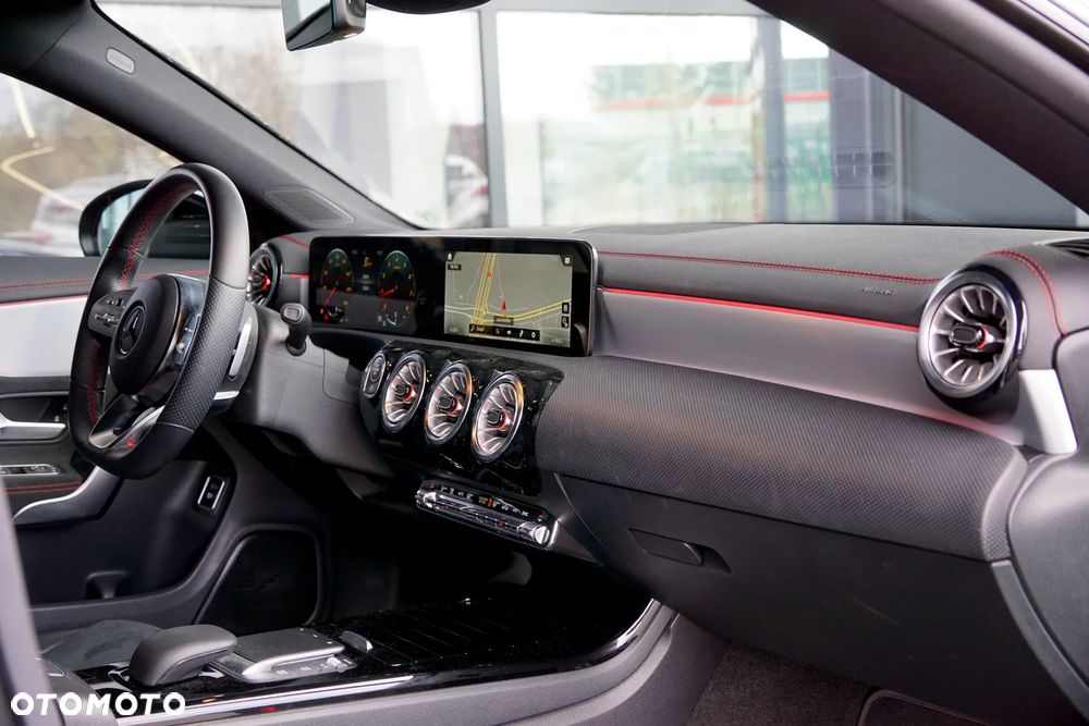 Mercedes-Benz CLA 200 AMG Line 7G-DCT - 18