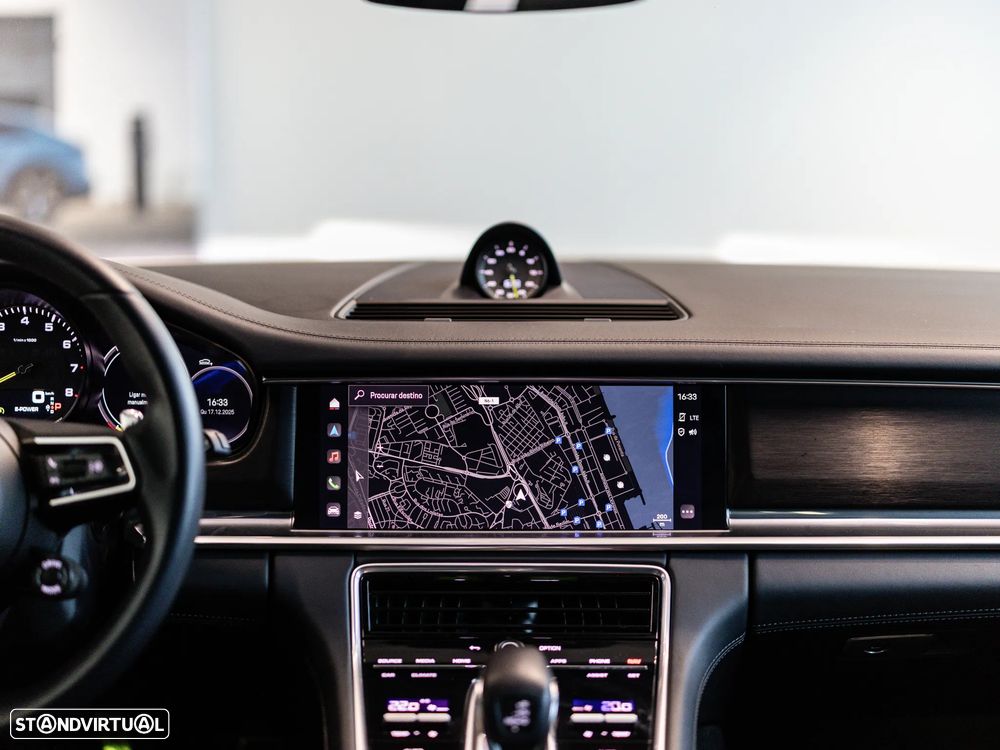 Porsche Panamera Sport Turismo 4 E-Hybrid Platinum Edition - 24