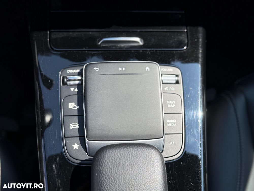Mercedes-Benz A 200 d Sedan 8G-DCT - 11