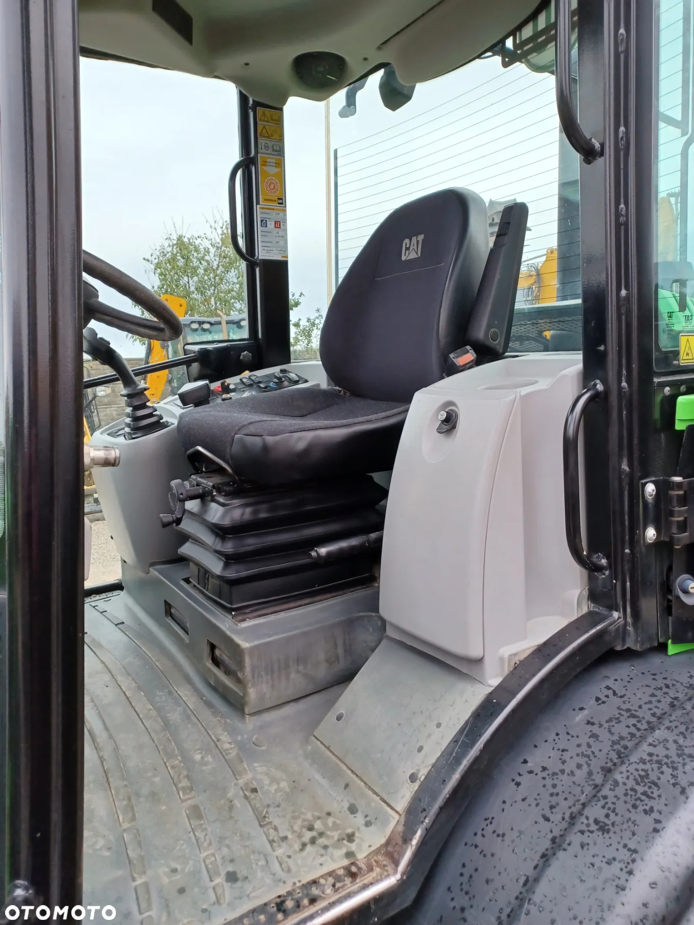 Caterpillar CAT 906 M - 17