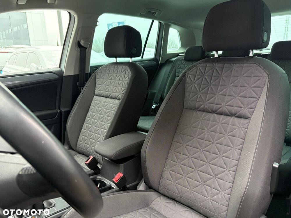 Volkswagen Tiguan - 12