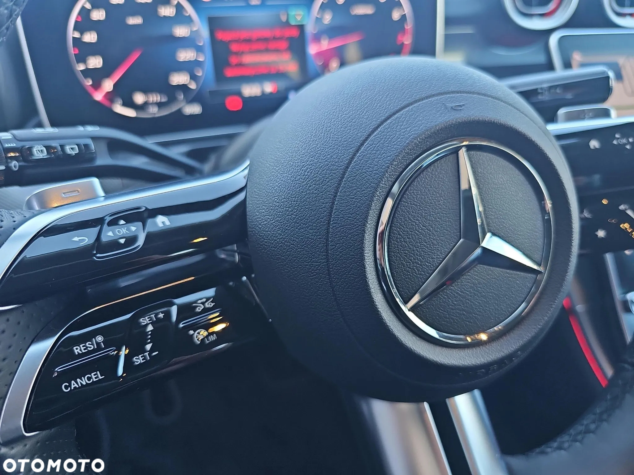 Mercedes-Benz Klasa C 180 T 9G-TRONIC AMG Line - 18