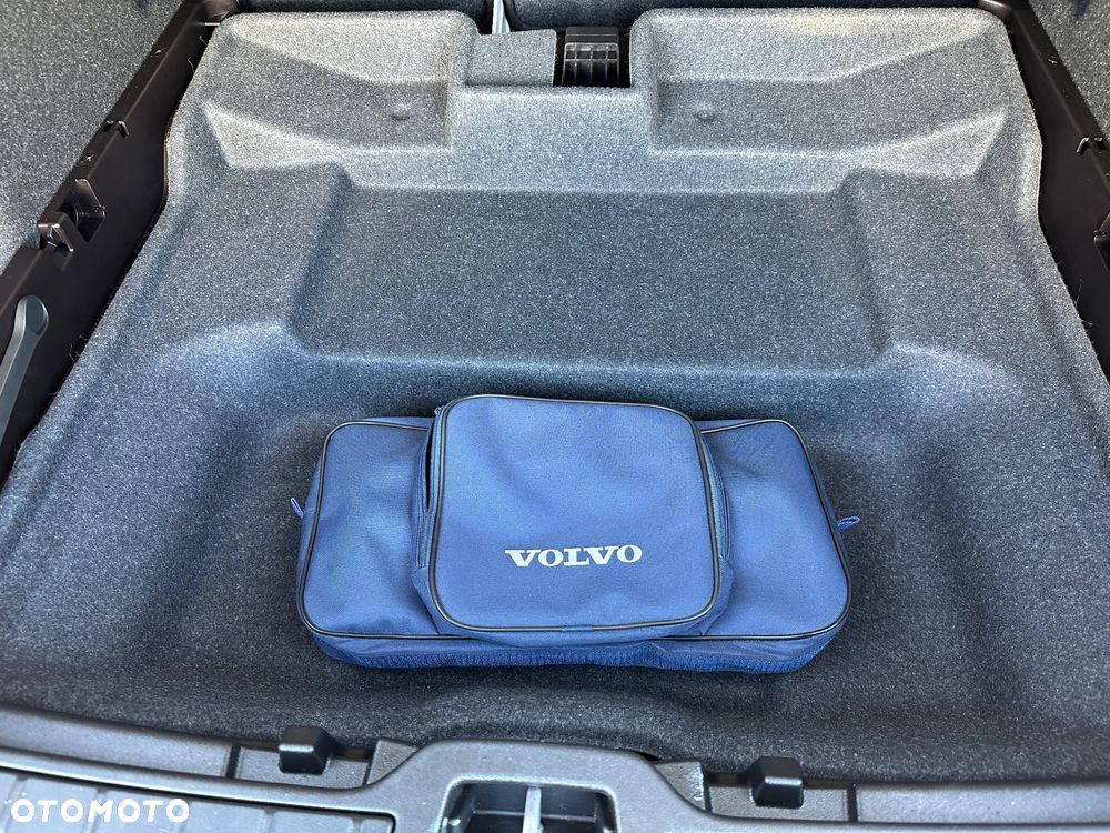 Volvo XC 40 - 30