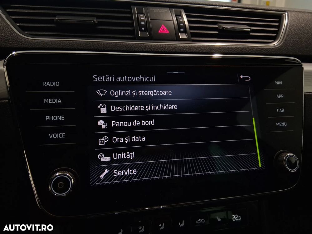 Skoda Superb 2.0 TDI DSG Ambition - 35