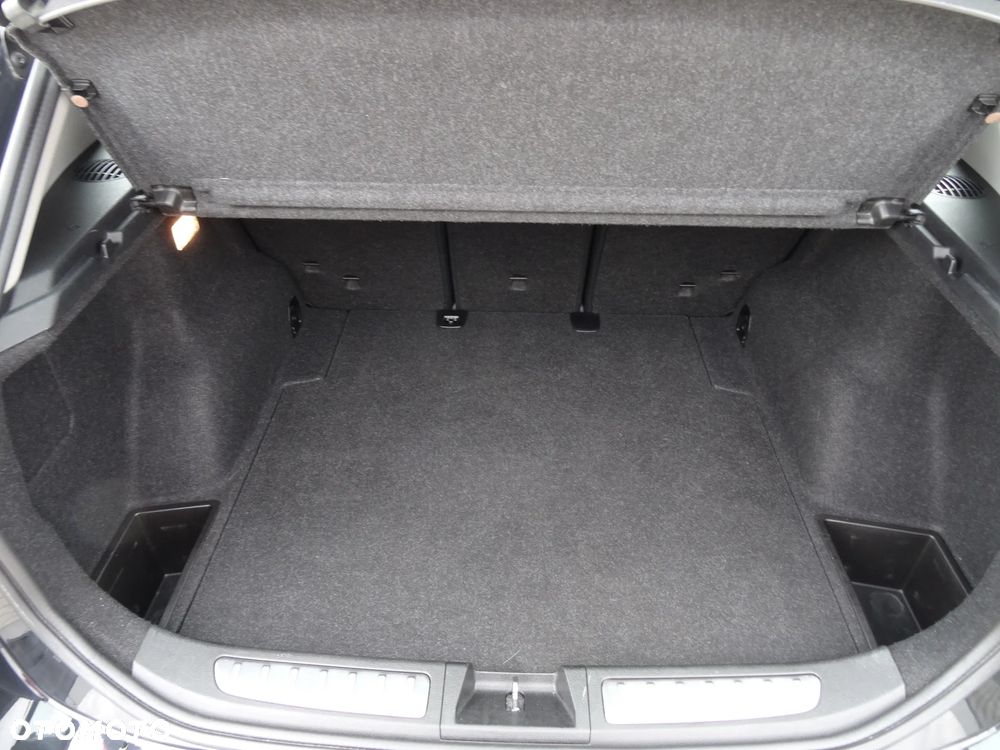 BMW X1 sDrive16d Sport Line - 16