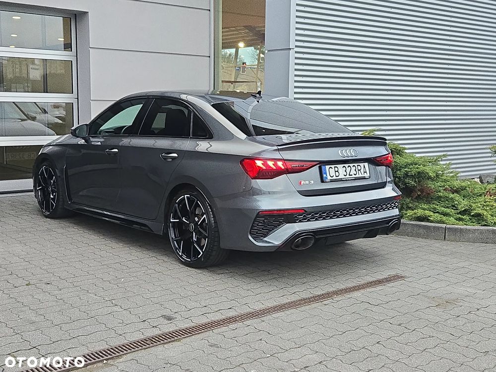 Audi RS3 Limousine - 3