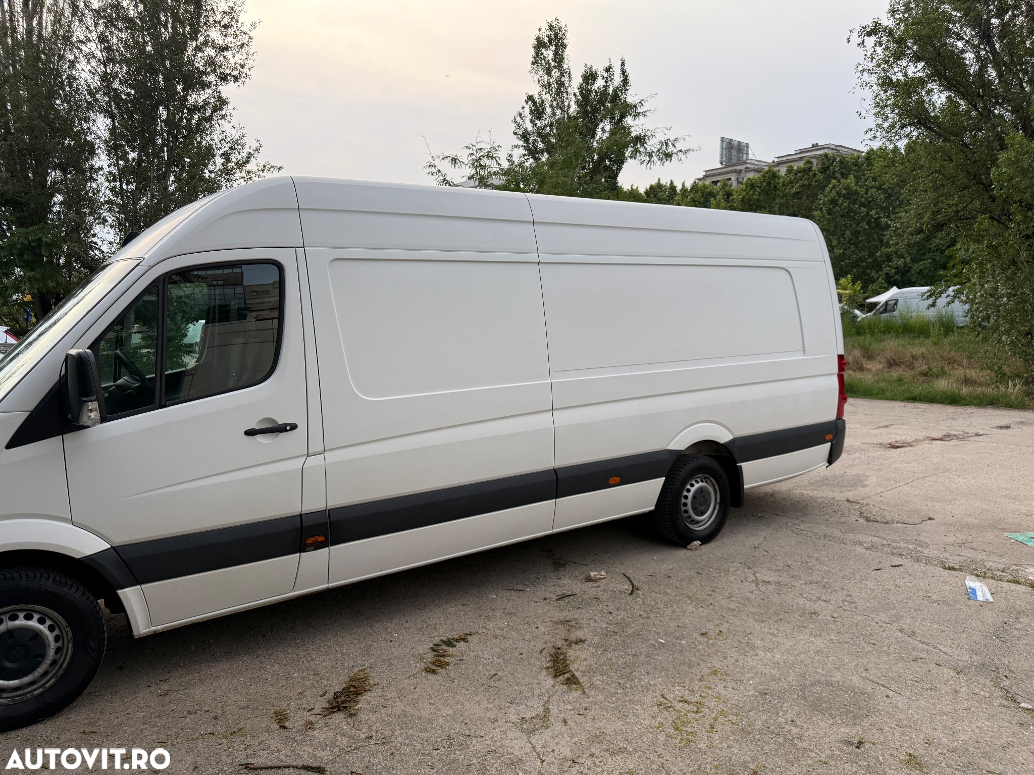 Volkswagen Crafter 2017 VW 2.0 140cai Unic Proprietar de Noua Km Reali Carte Service Istoric Complet Stare buna Fără rugina Duba Autoutilitara NU Sprinter - 11
