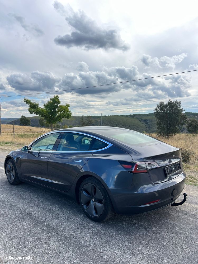 Tesla Model 3 - 3
