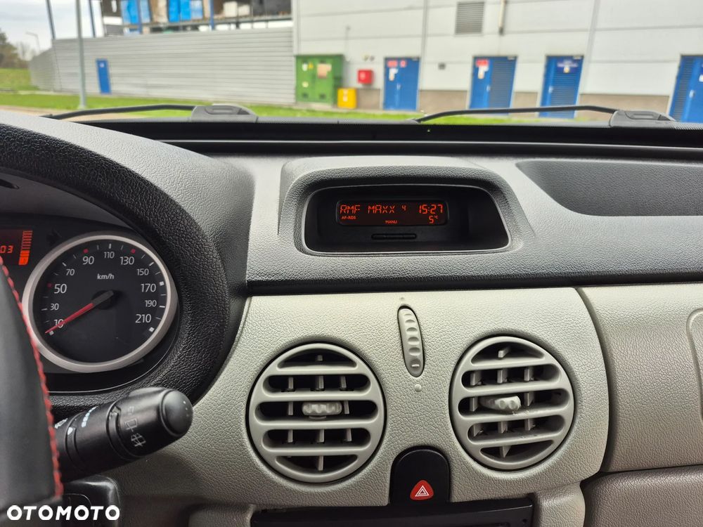 Renault Kangoo 1.6 16V Privilege - 19