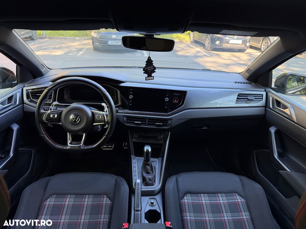 Volkswagen Polo 2.0 TSI DSG GTI - 9